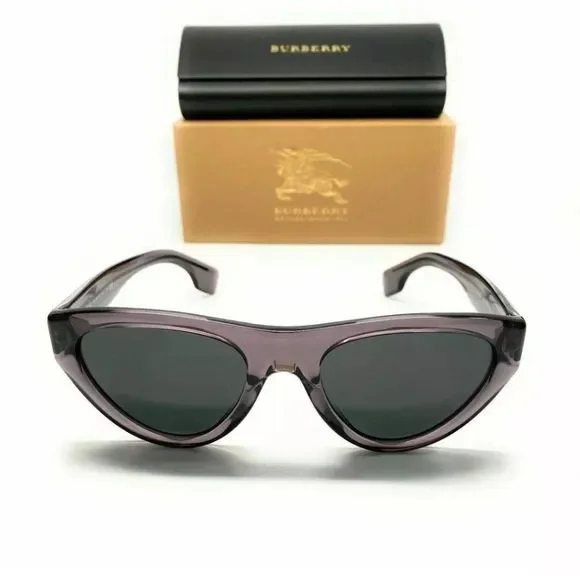 Burberry Women display picture 1